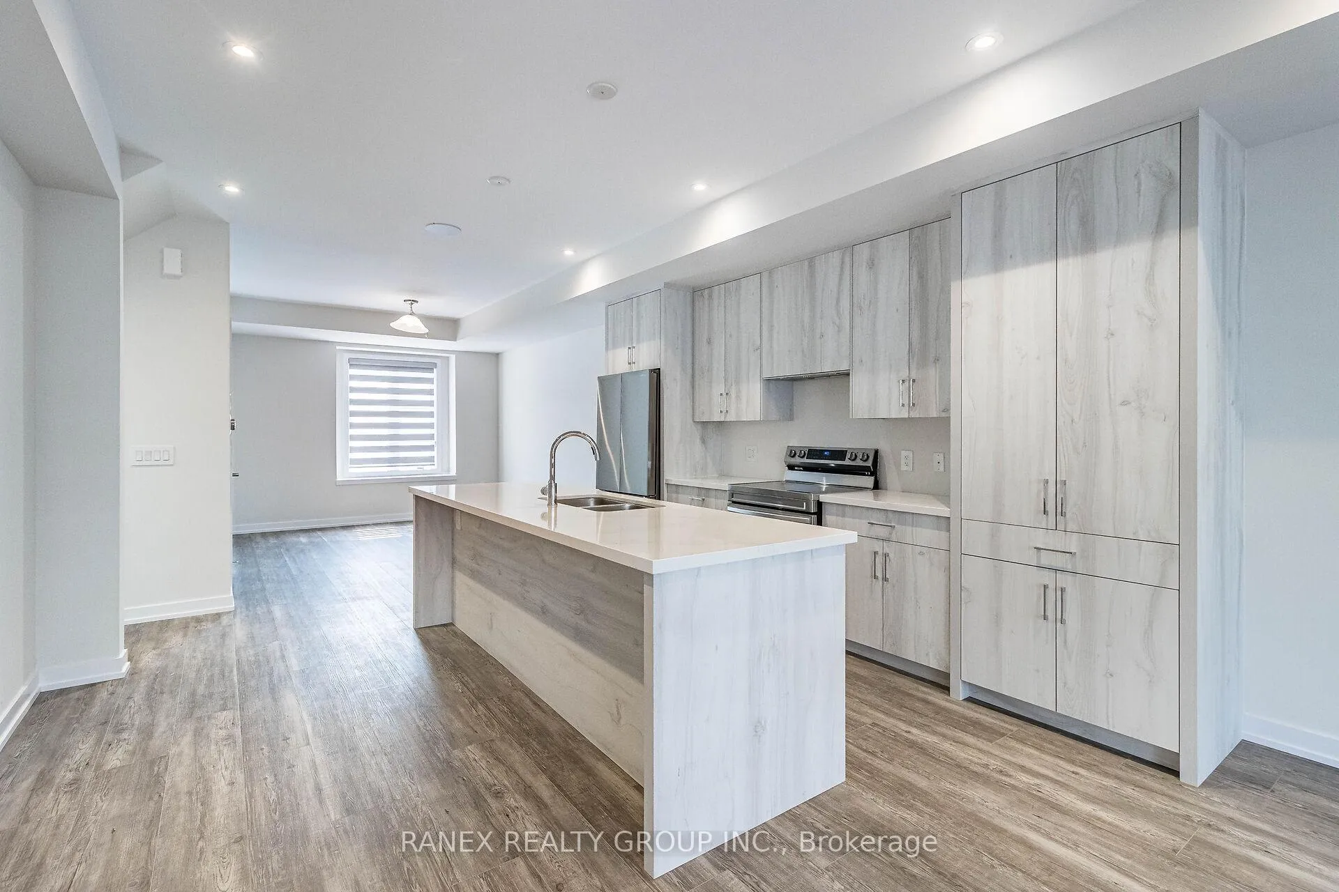 Photo 9 of 1339 Kaniv Street, Oakville, Northwest — HOMEH