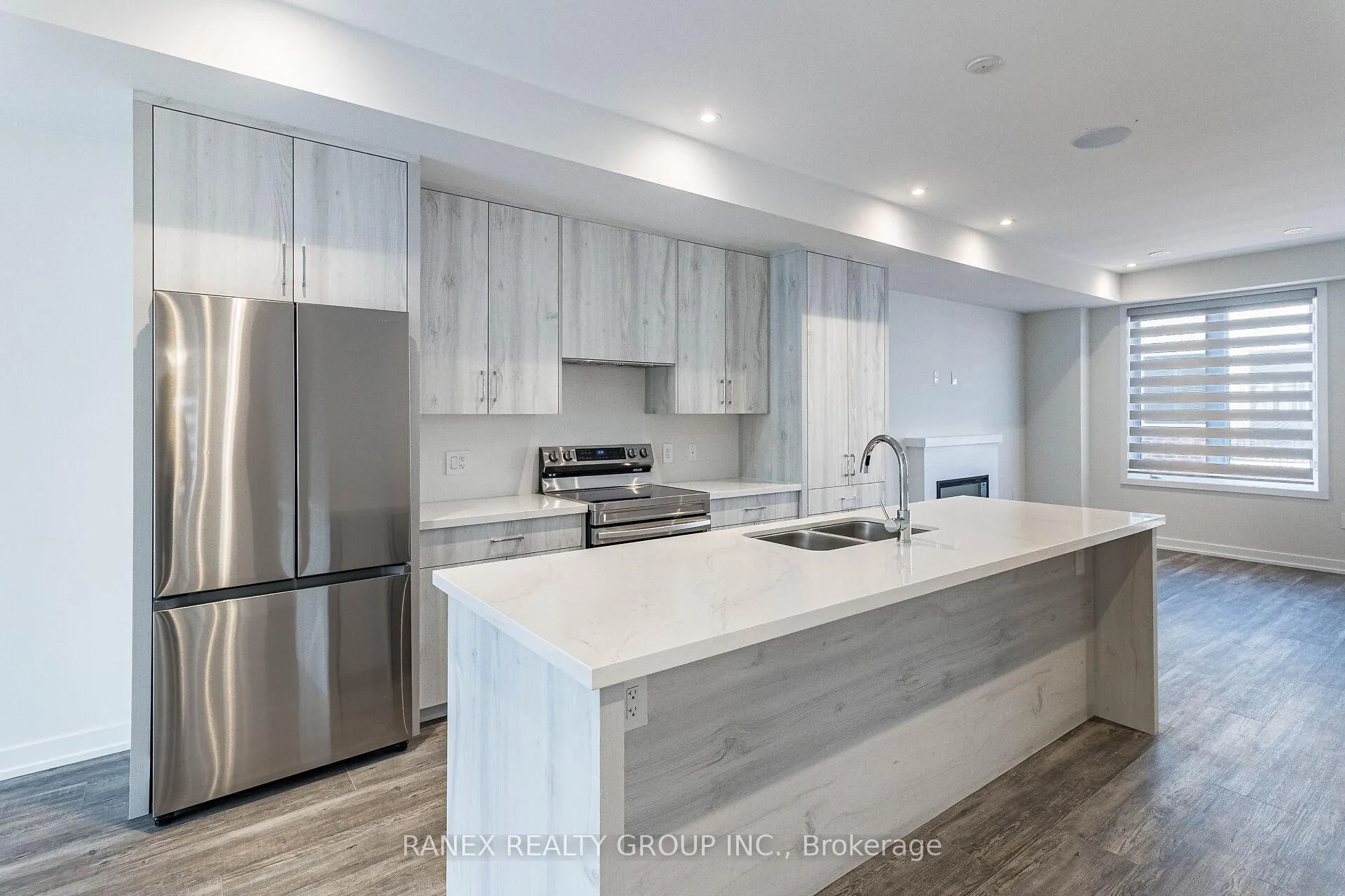 Photo 11 of 1339 Kaniv Street, Oakville, Northwest — HOMEH