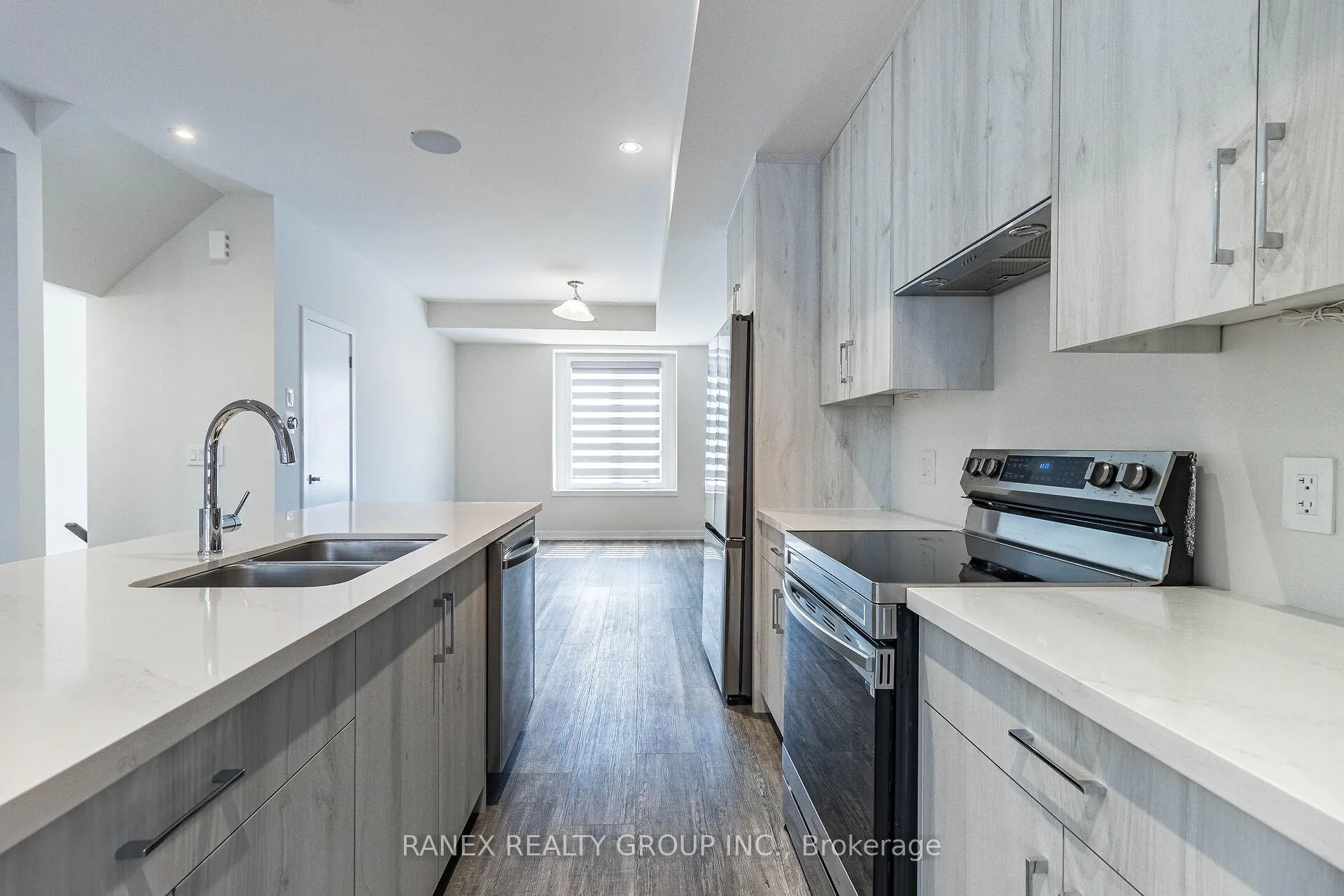 Photo 12 of 1339 Kaniv Street, Oakville, Northwest — HOMEH