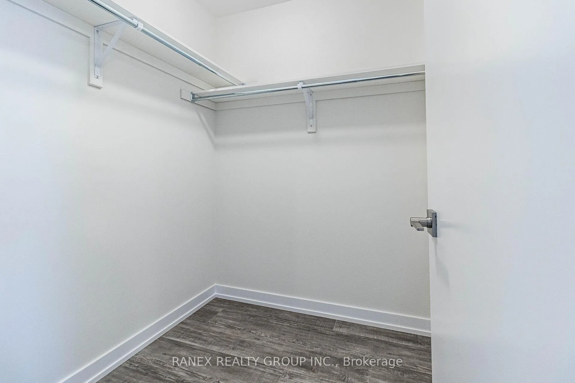 Photo 23 of 1339 Kaniv Street, Oakville, Northwest — HOMEH
