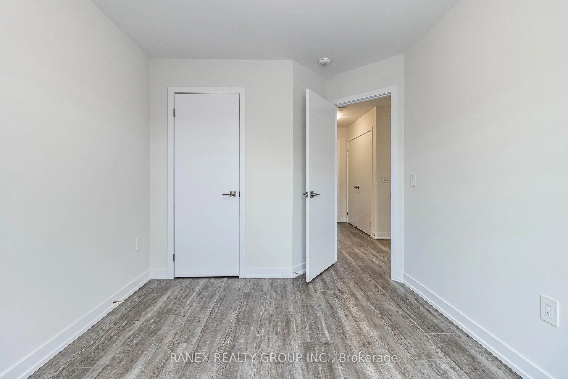 Photo 25 of 1339 Kaniv Street, Oakville, Northwest — HOMEH