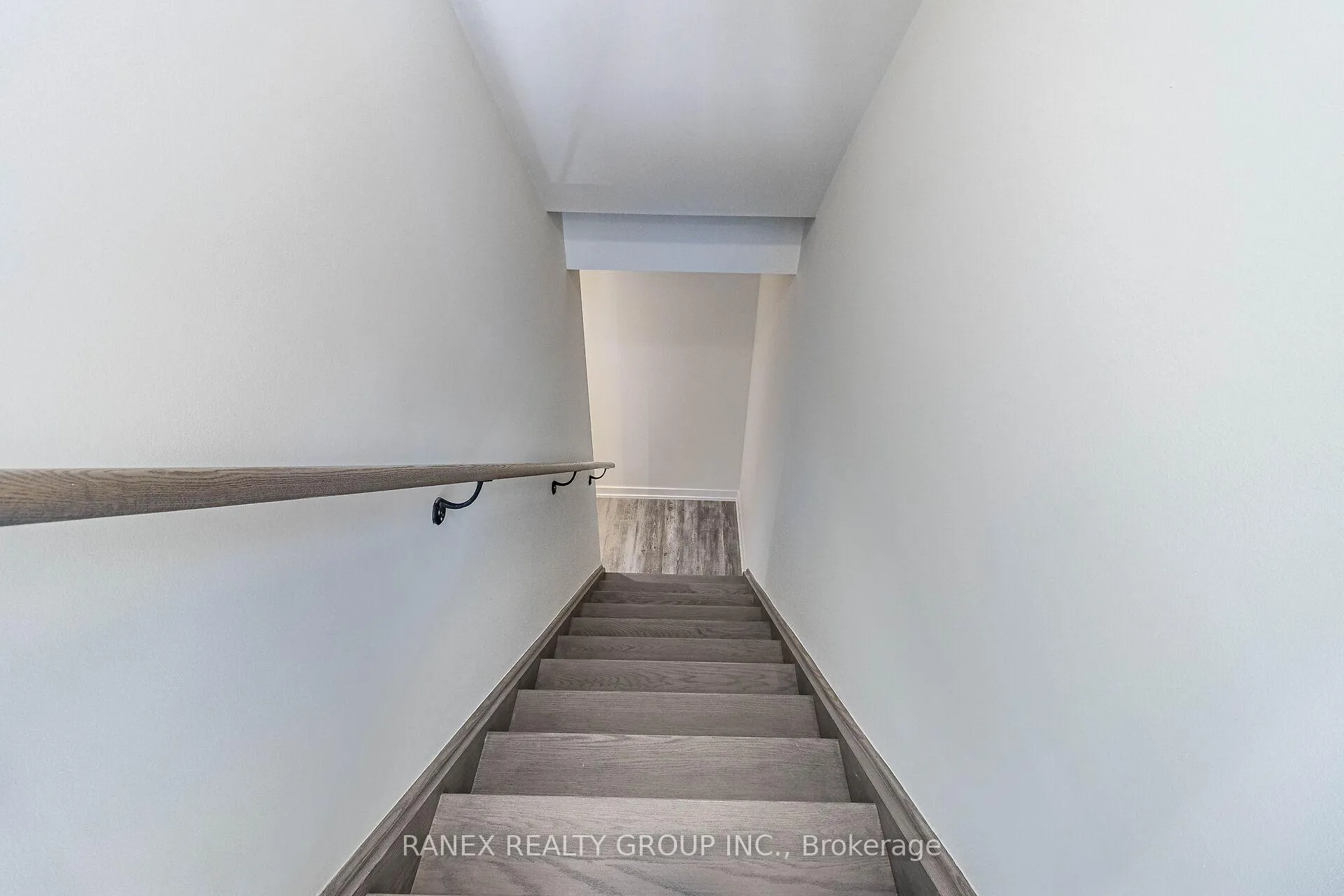 Photo 32 of 1339 Kaniv Street, Oakville, Northwest — HOMEH