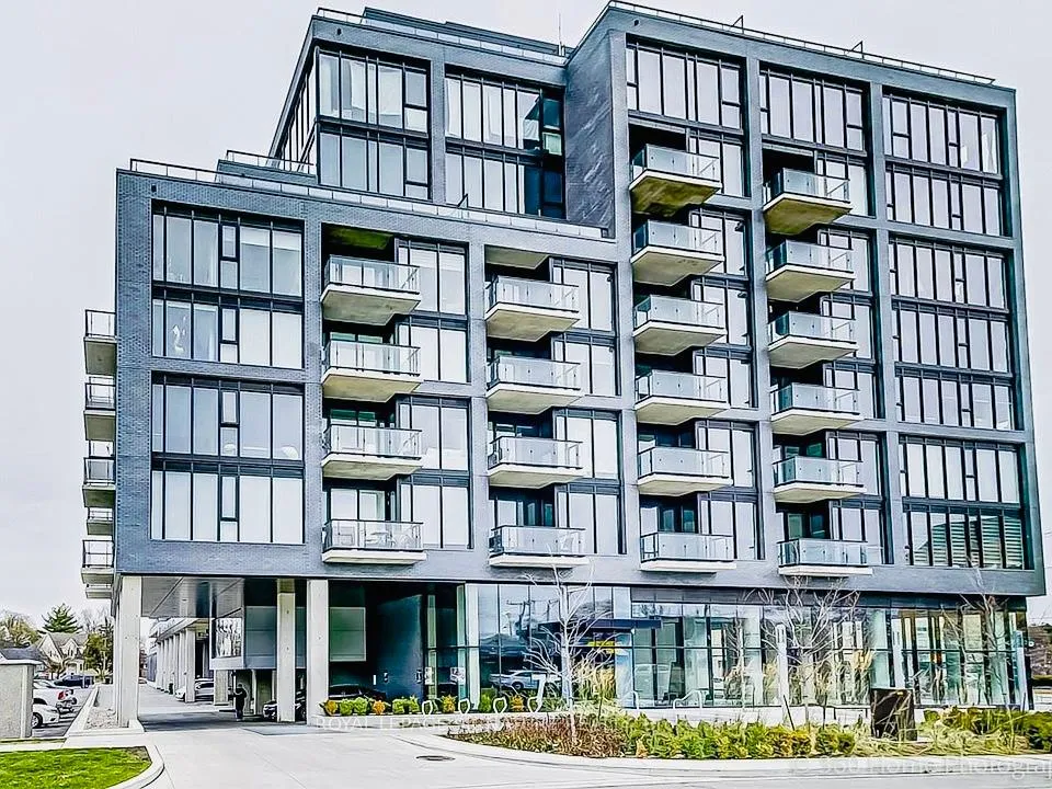 Front of Unit 411, 7 Smith Crescent
