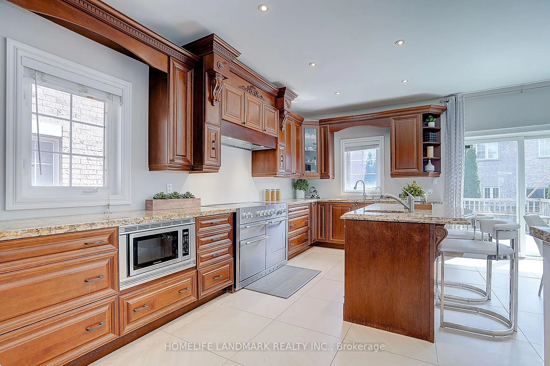 Photo 15 of 19 Daniel Bram Drive, Vaughan, Patterson — HOMEH