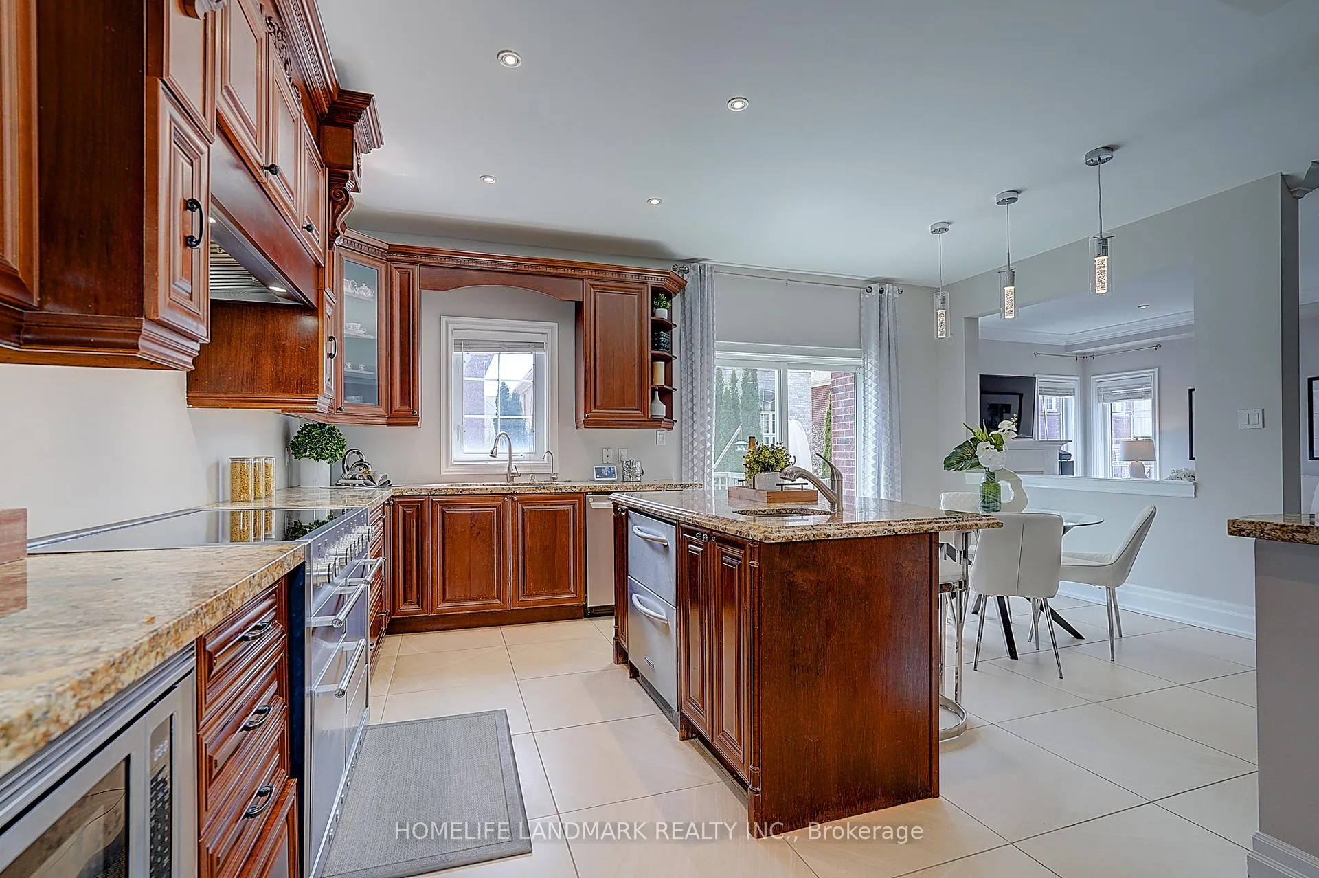 Photo 16 of 19 Daniel Bram Drive, Vaughan, Patterson — HOMEH