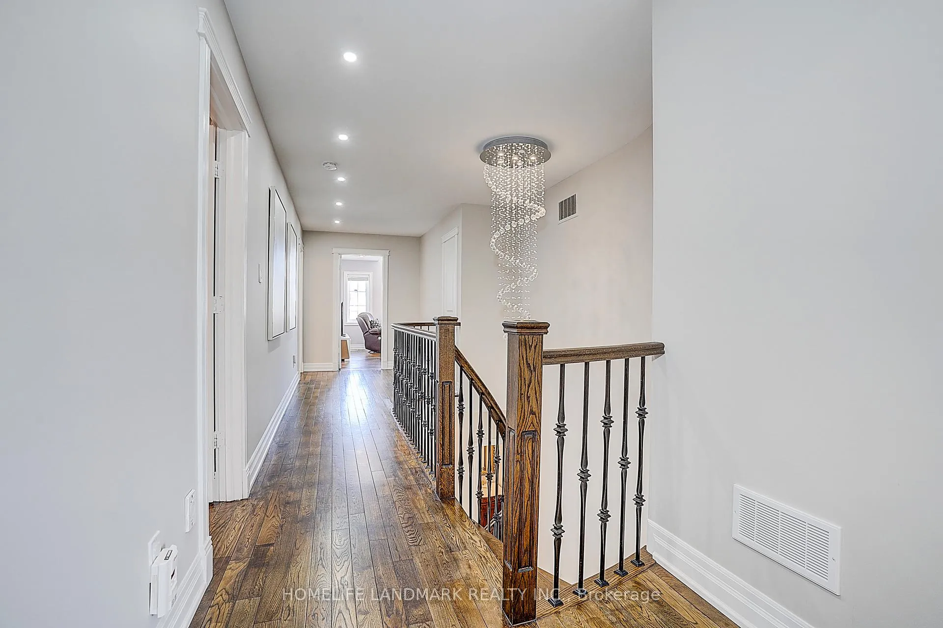 Photo 23 of 19 Daniel Bram Drive, Vaughan, Patterson — HOMEH