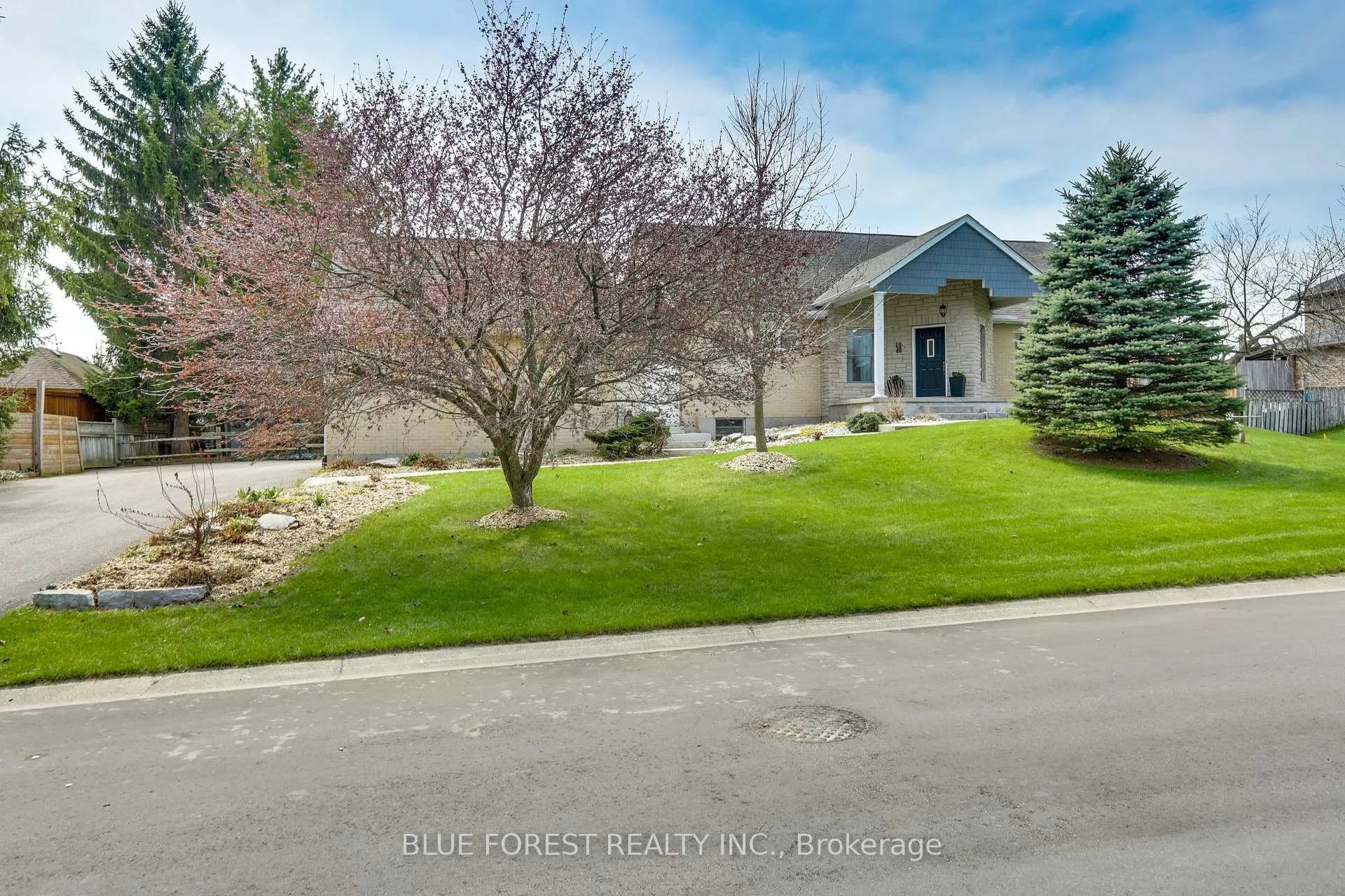 Photo 1 of 58 Aberdeen Drive, Middlesex Centre, Coldstream — HOMEH