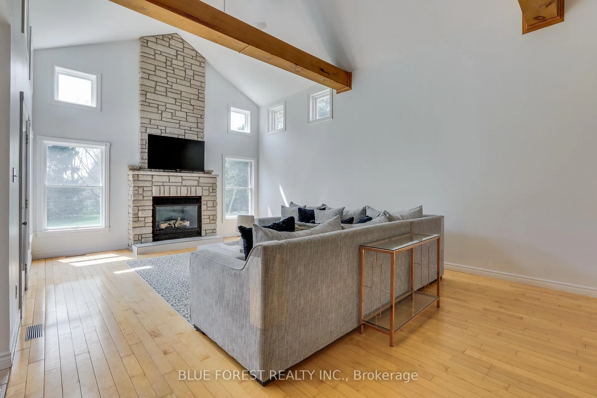 Photo 9 of 58 Aberdeen Drive, Middlesex Centre, Coldstream — HOMEH