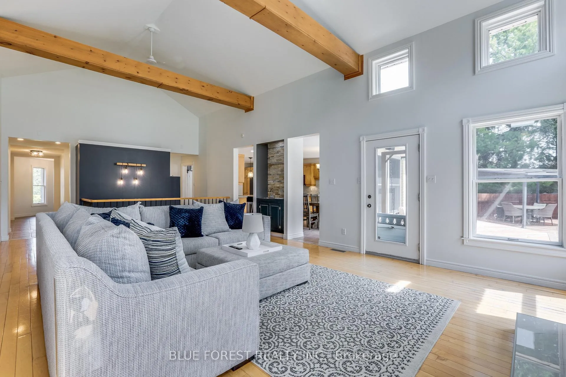 Photo 10 of 58 Aberdeen Drive, Middlesex Centre, Coldstream — HOMEH