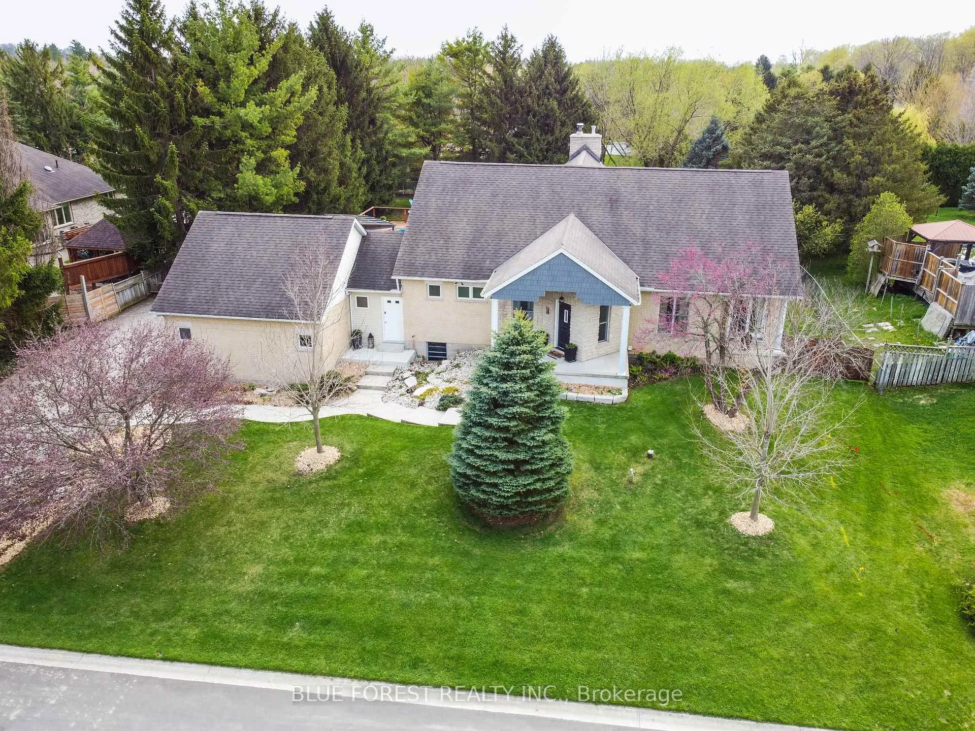 Photo 38 of 58 Aberdeen Drive, Middlesex Centre, Coldstream — HOMEH