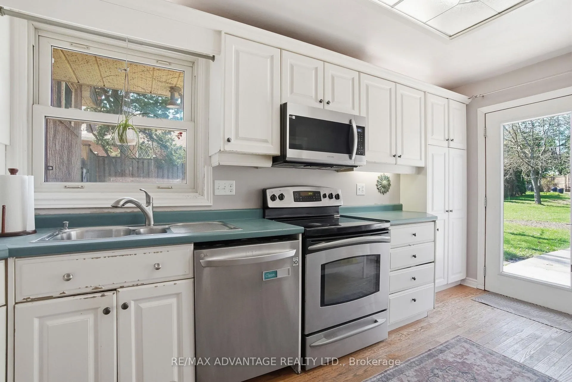 Photo 12 of 5 Mountsfield Drive, London, South G — HOMEH