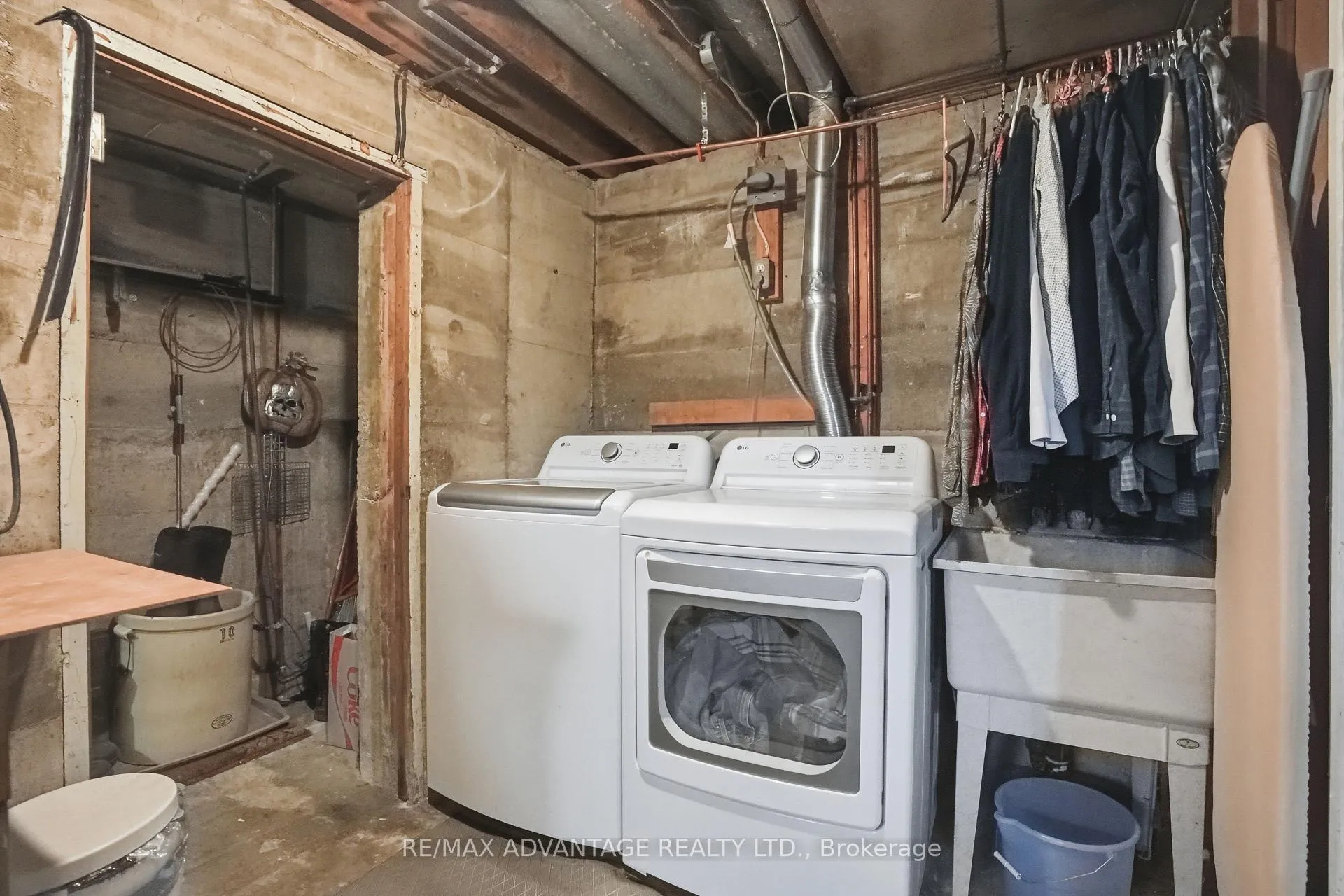 Photo 34 of 5 Mountsfield Drive, London, South G — HOMEH