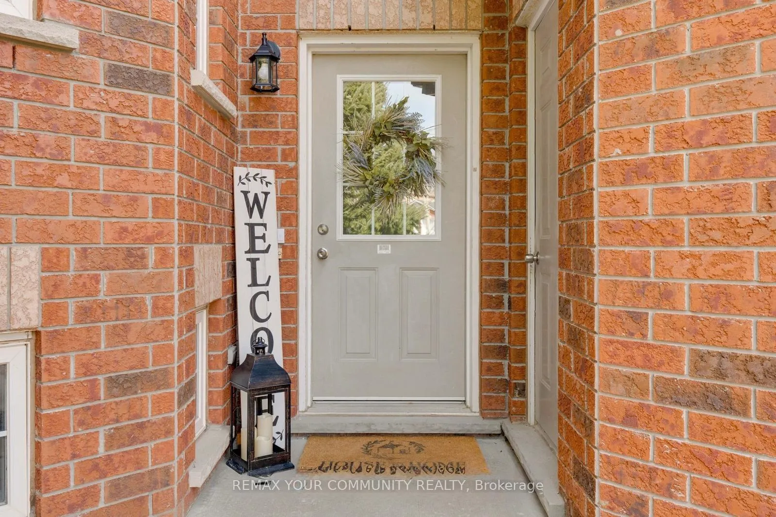 Photo 2 of Unit Main, 47 Holly Meadow Road, Barrie, Holly — HOMEH