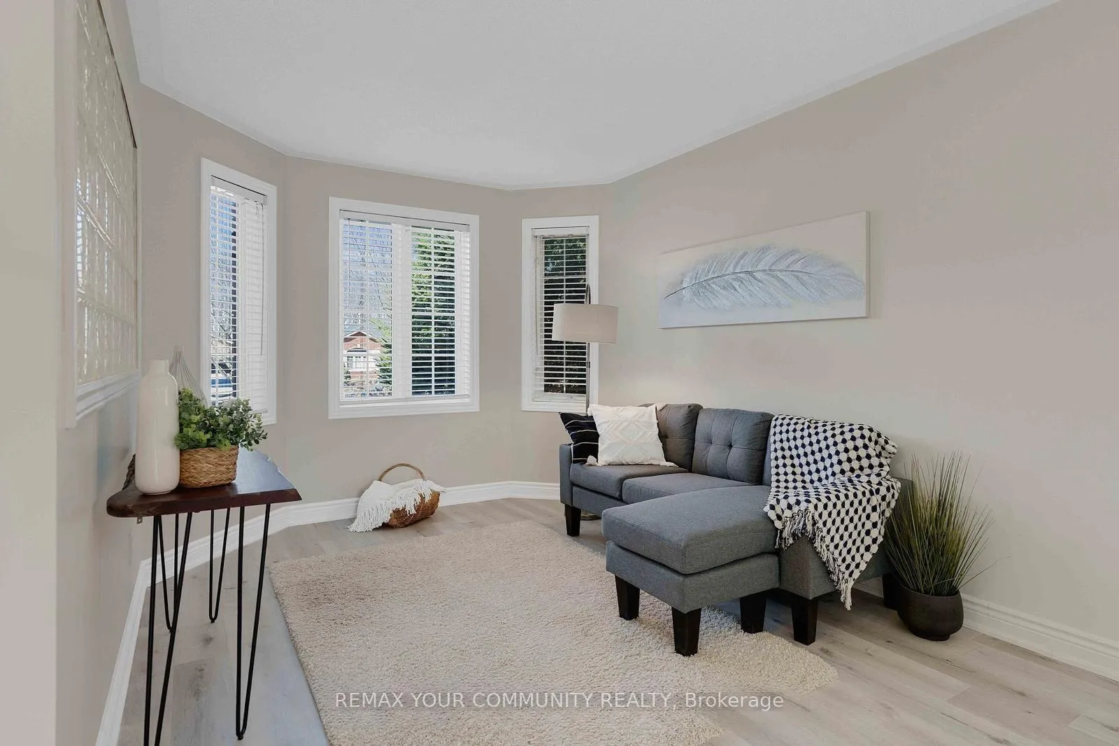 Photo 4 of Unit Main, 47 Holly Meadow Road, Barrie, Holly — HOMEH