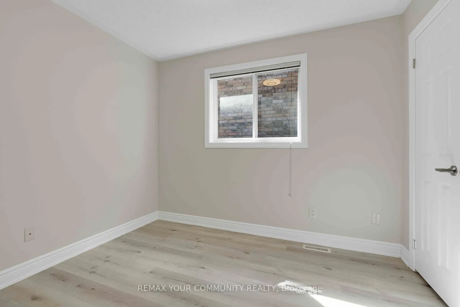 Photo 13 of Unit Main, 47 Holly Meadow Road, Barrie, Holly — HOMEH