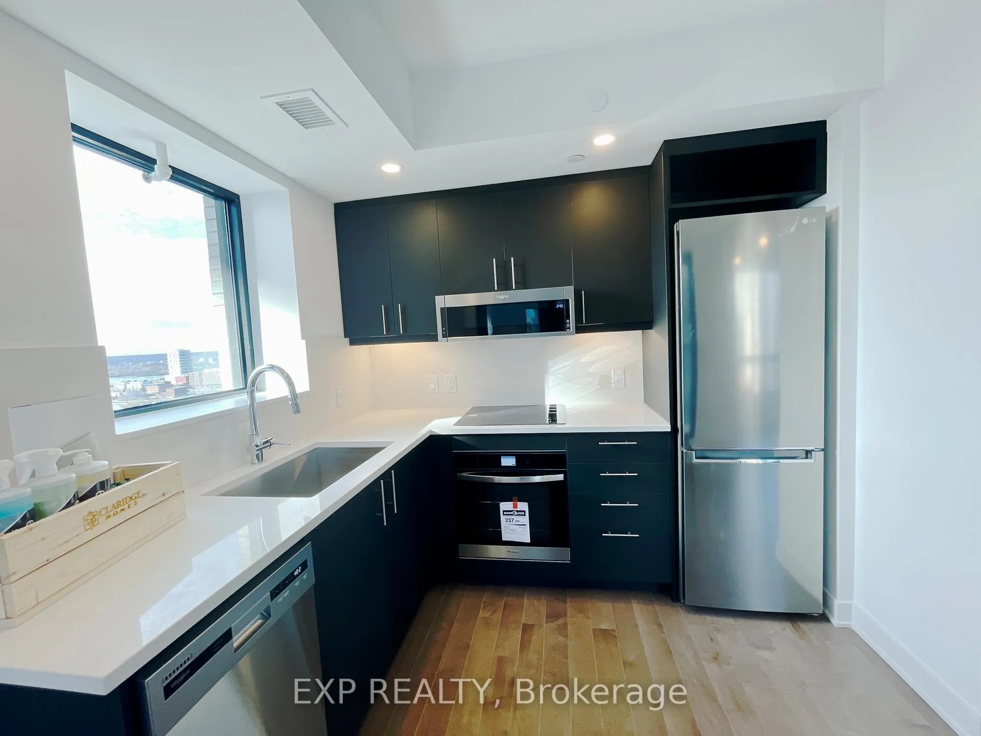 Photo 7 of Unit 1711, 340 Queen Street, Ottawa, Ottawa Centre — HOMEH