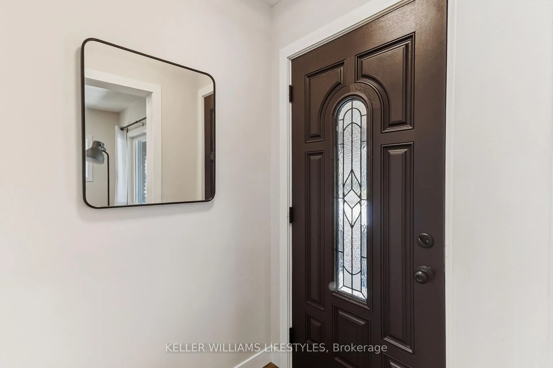 Photo 7 of 6 Windsor Crescent, London, South F — HOMEH