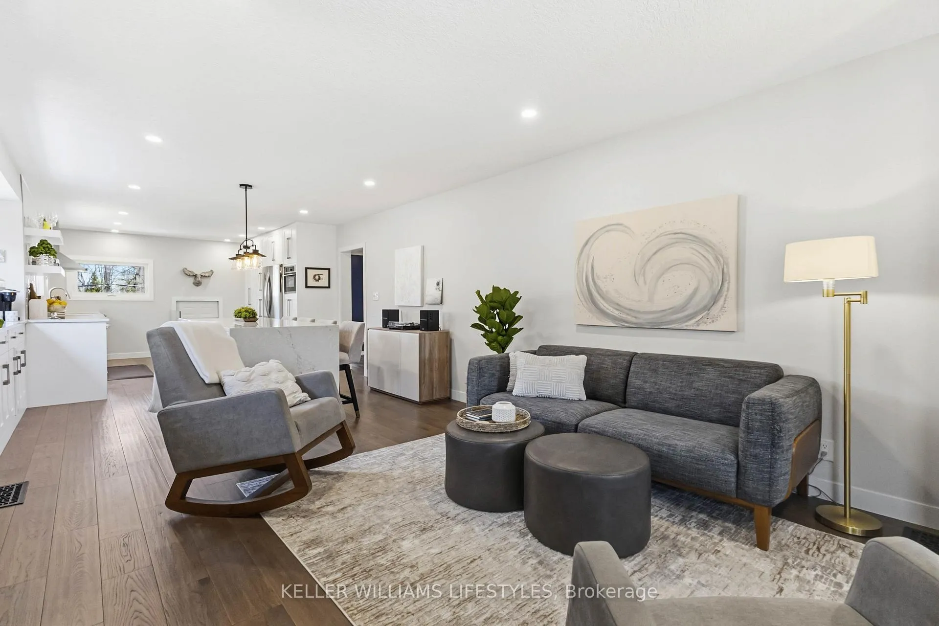 Photo 11 of 6 Windsor Crescent, London, South F — HOMEH
