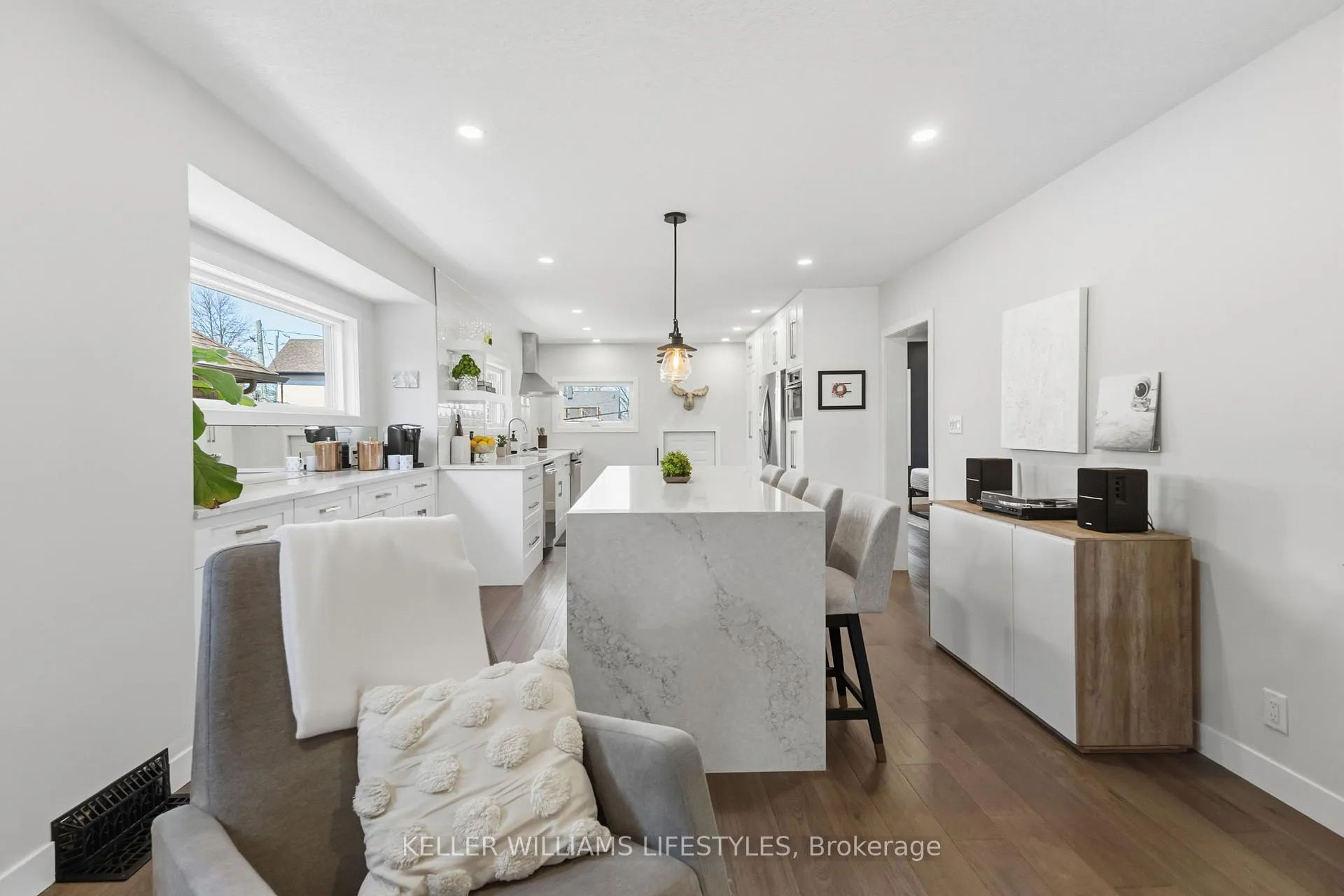 Photo 13 of 6 Windsor Crescent, London, South F — HOMEH