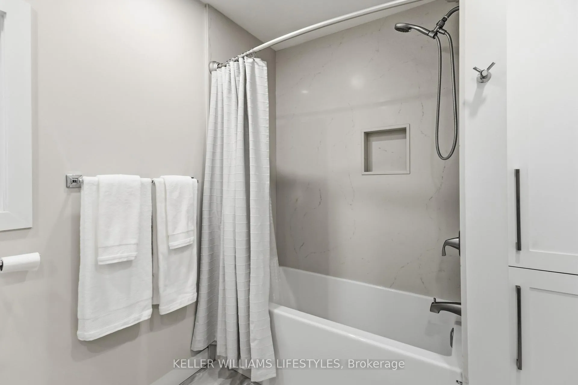 Photo 25 of 6 Windsor Crescent, London, South F — HOMEH