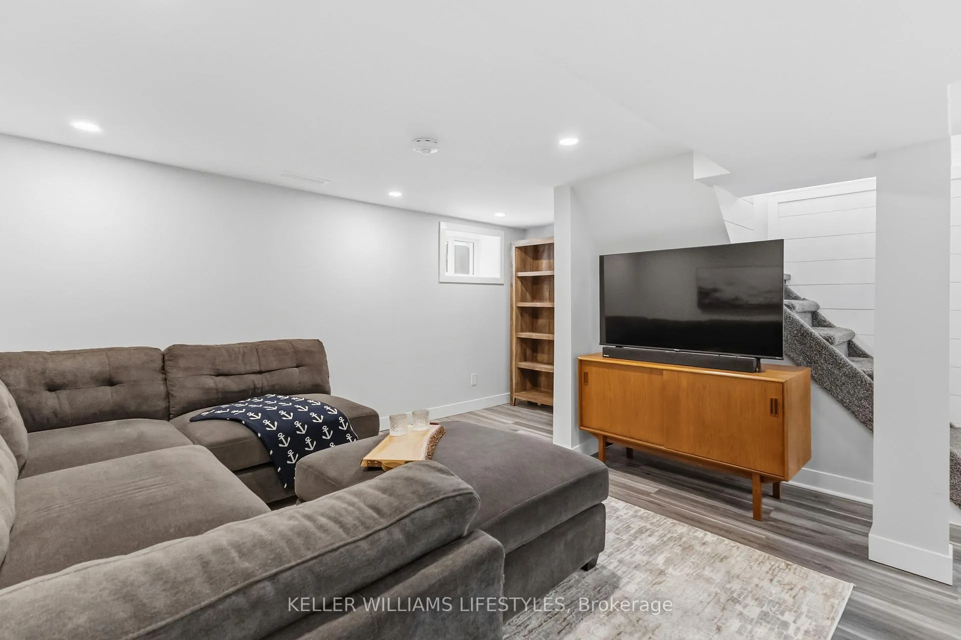 Photo 32 of 6 Windsor Crescent, London, South F — HOMEH