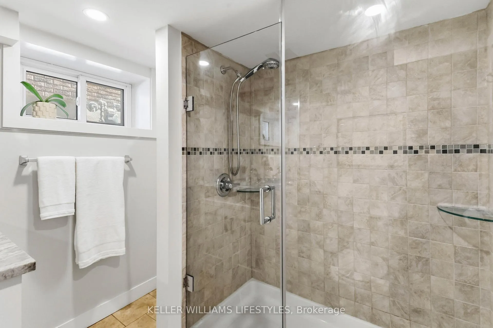 Photo 36 of 6 Windsor Crescent, London, South F — HOMEH