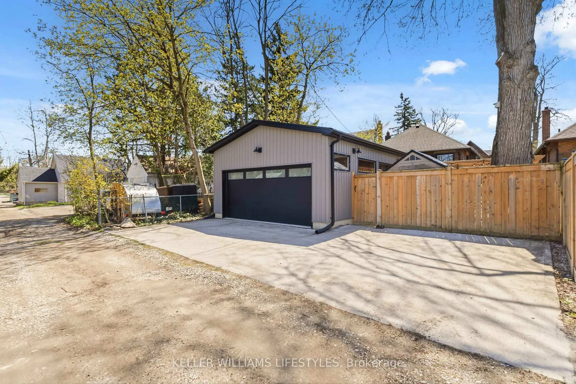 Photo 44 of 6 Windsor Crescent, London, South F — HOMEH