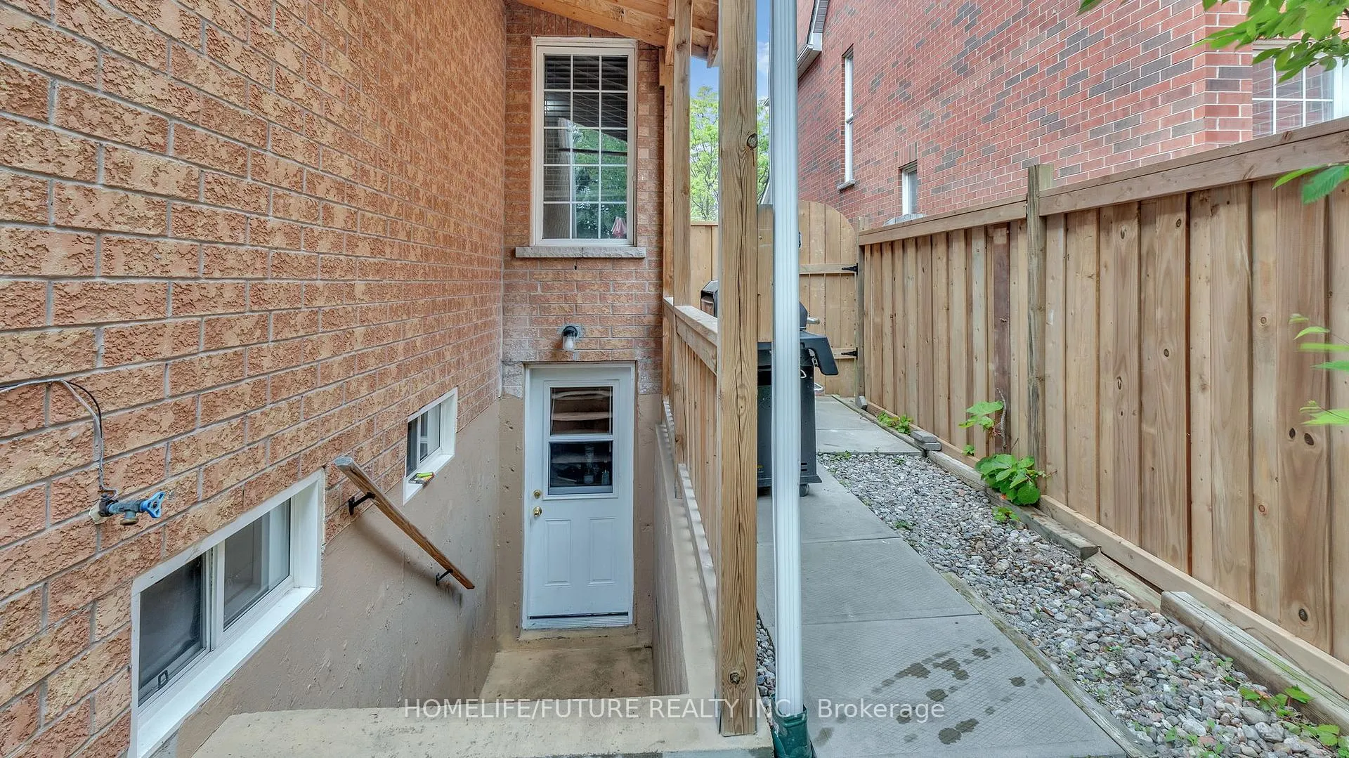 Photo 10 of 25 Gateway Court, Whitby, Taunton North — HOMEH