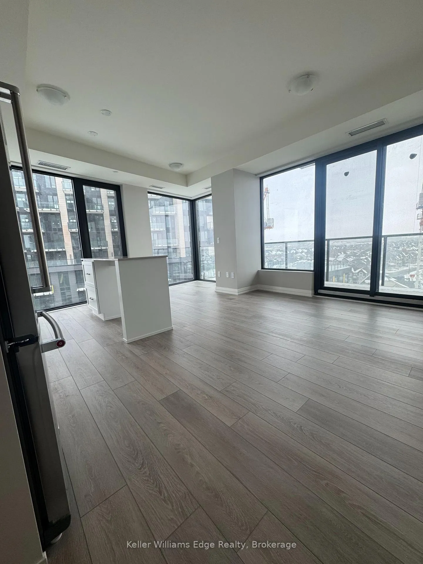 Photo 4 of Unit 809, 1415 Dundas Street E, Oakville, Joshua Meadows — HOMEH