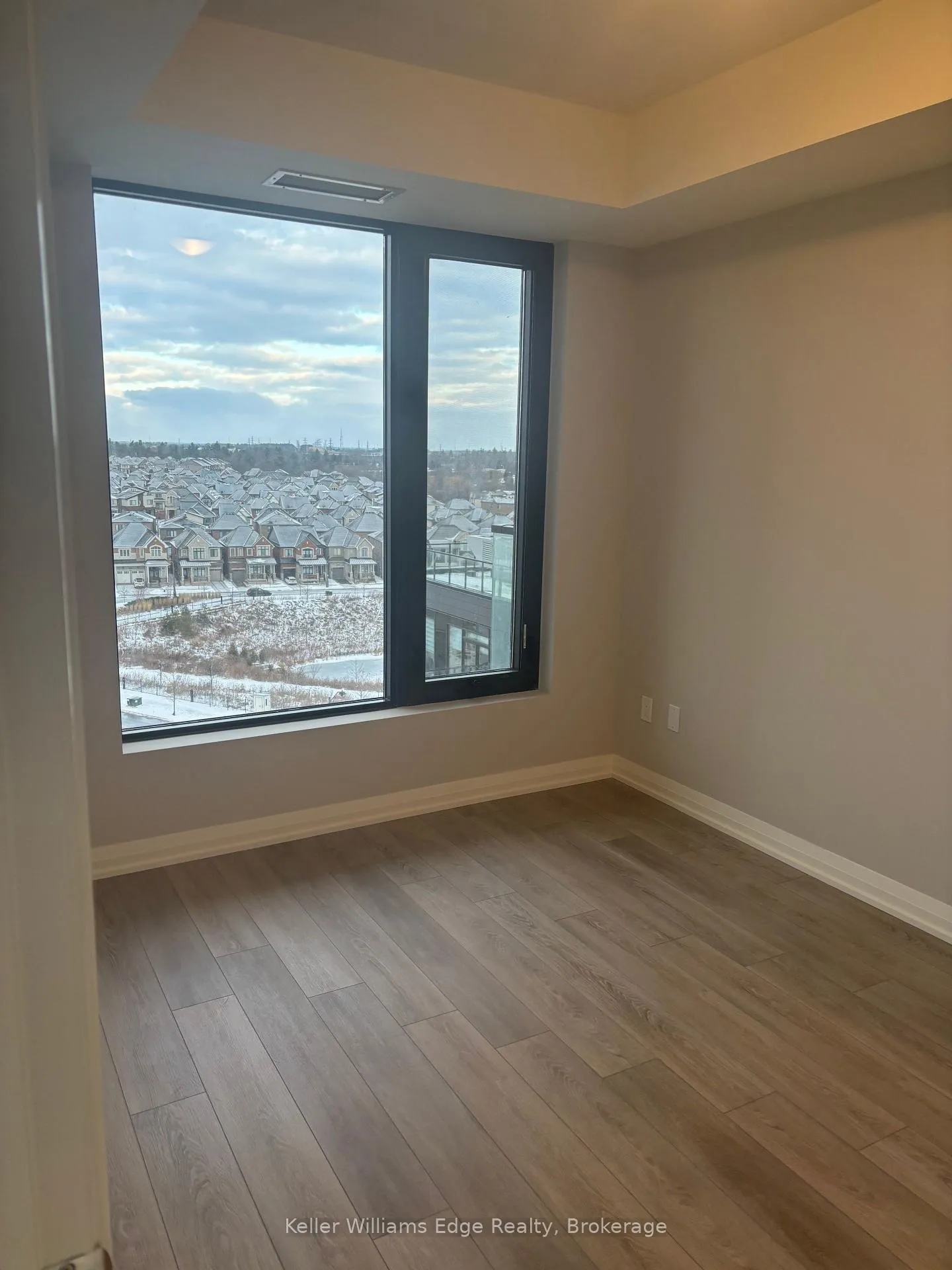 Photo 6 of Unit 809, 1415 Dundas Street E, Oakville, Joshua Meadows — HOMEH