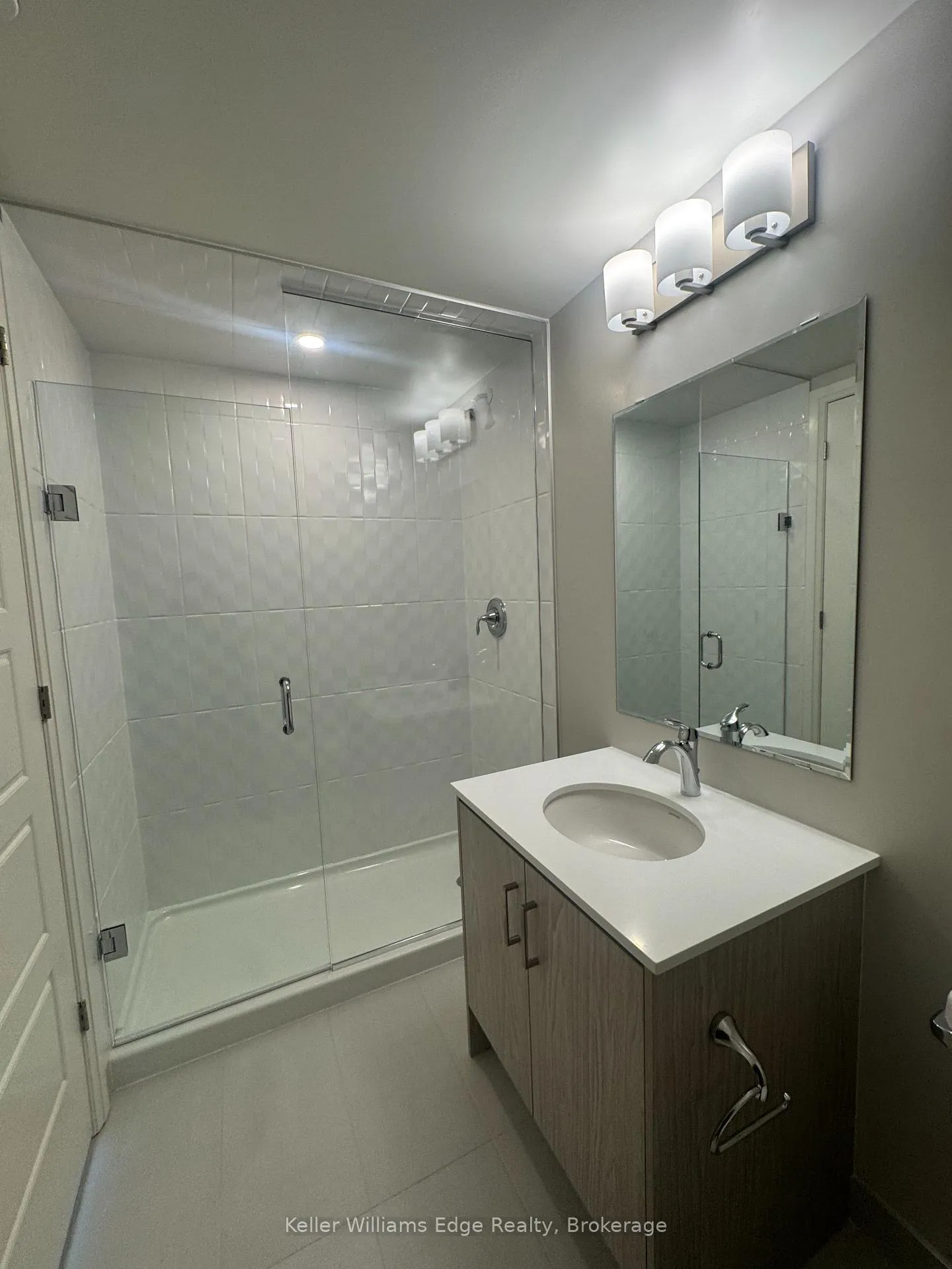 Photo 7 of Unit 809, 1415 Dundas Street E, Oakville, Joshua Meadows — HOMEH