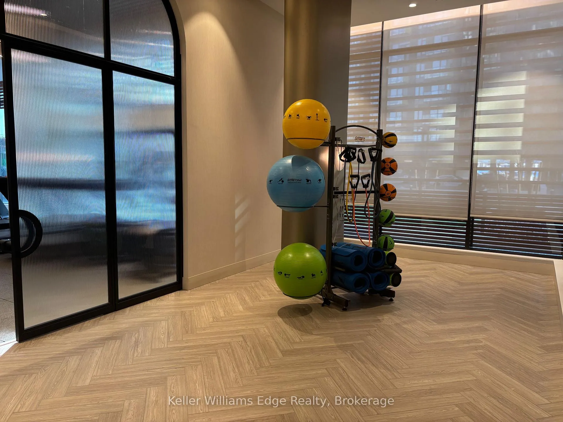 Photo 15 of Unit 809, 1415 Dundas Street E, Oakville, Joshua Meadows — HOMEH