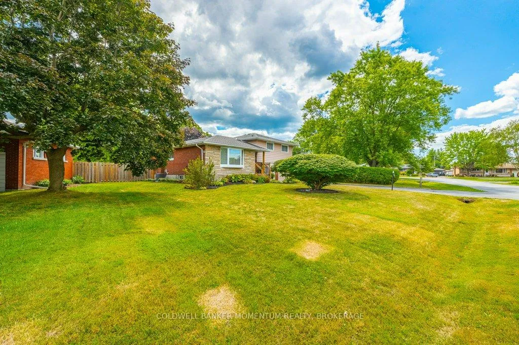 Photo 2 of 86 Crescent Drive, Welland, Dain City — HOMEH