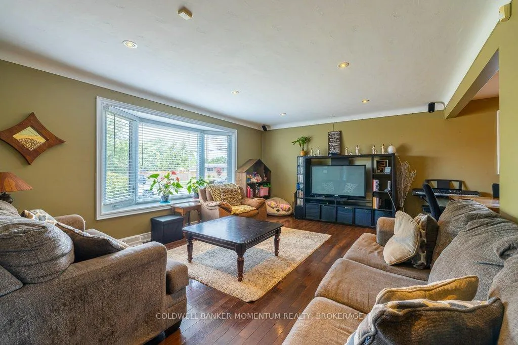 Photo 8 of 86 Crescent Drive, Welland, Dain City — HOMEH