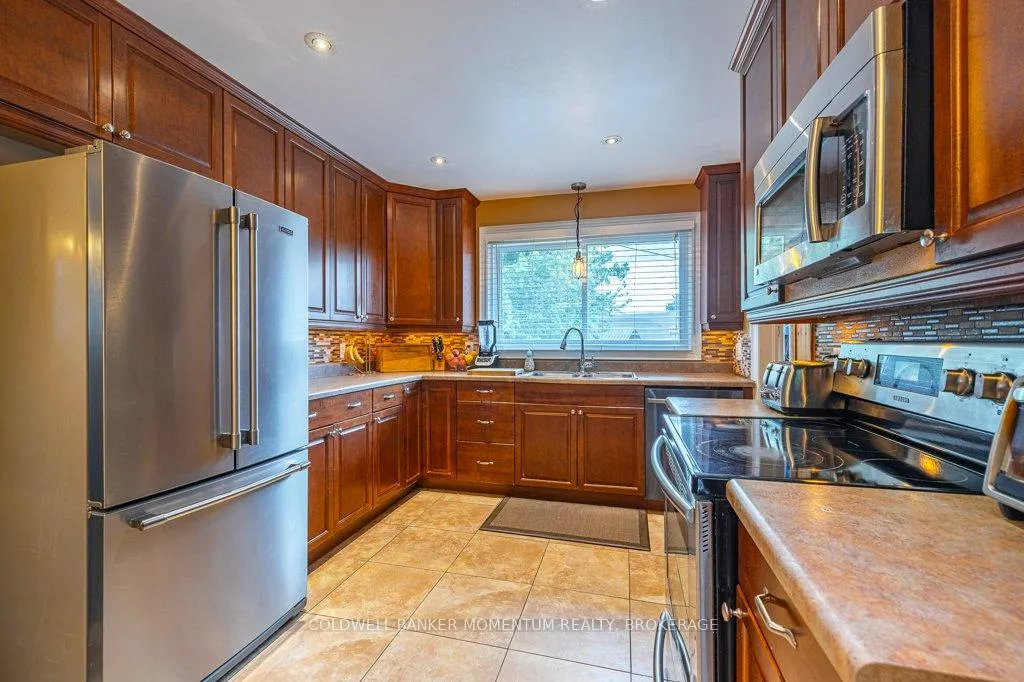 Photo 15 of 86 Crescent Drive, Welland, Dain City — HOMEH