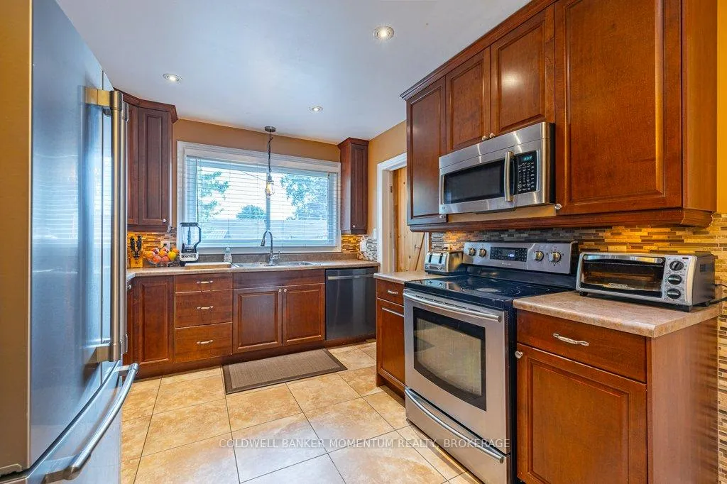 Photo 16 of 86 Crescent Drive, Welland, Dain City — HOMEH