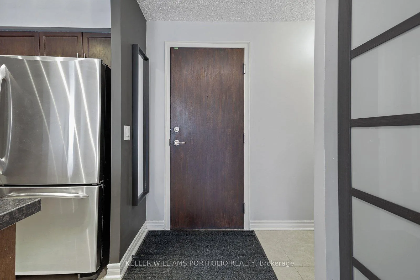Photo 3 of Unit 2208, 5 Michael Power Place, Etobicoke, Islington-City Centre West — HOMEH