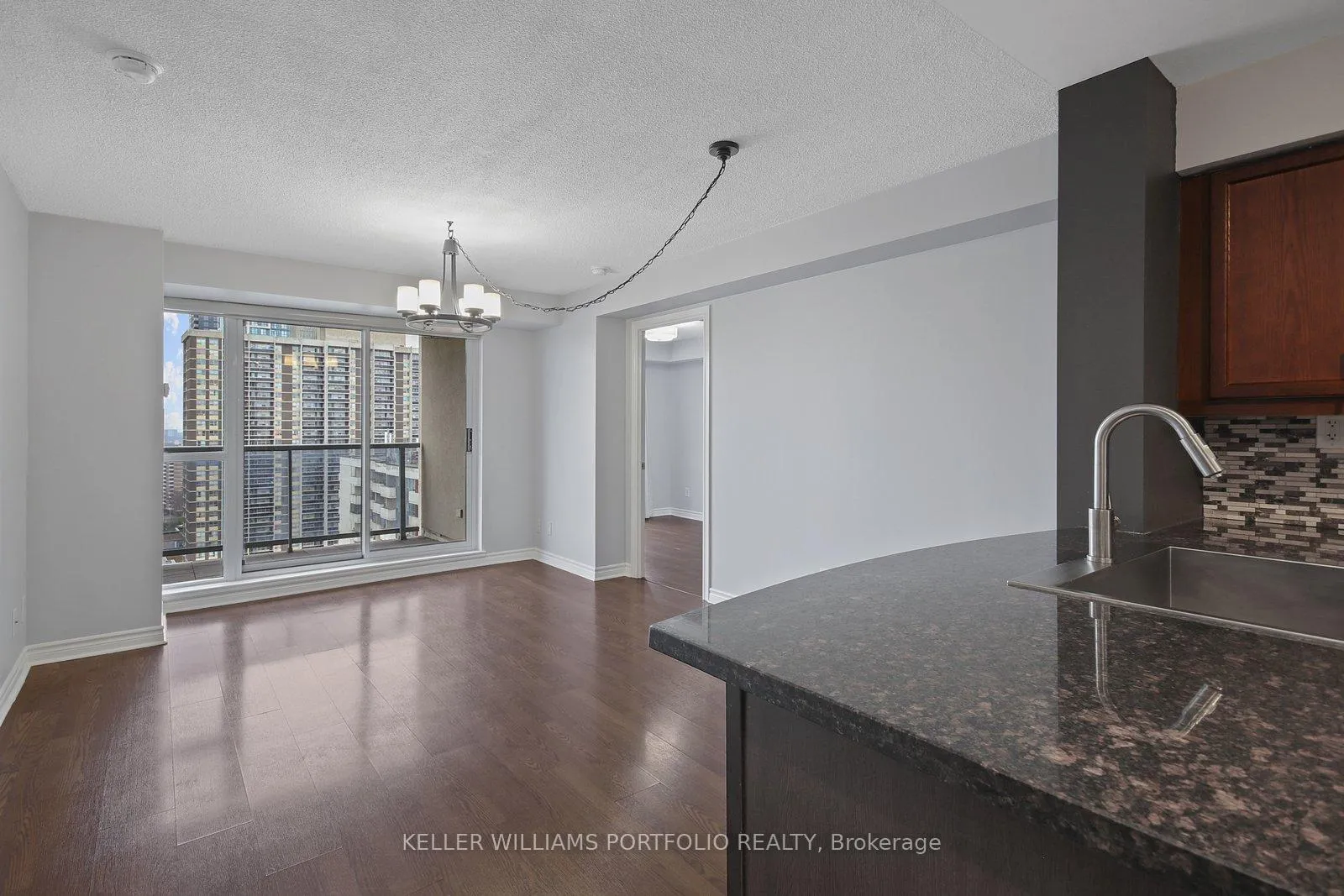 Photo 4 of Unit 2208, 5 Michael Power Place, Etobicoke, Islington-City Centre West — HOMEH