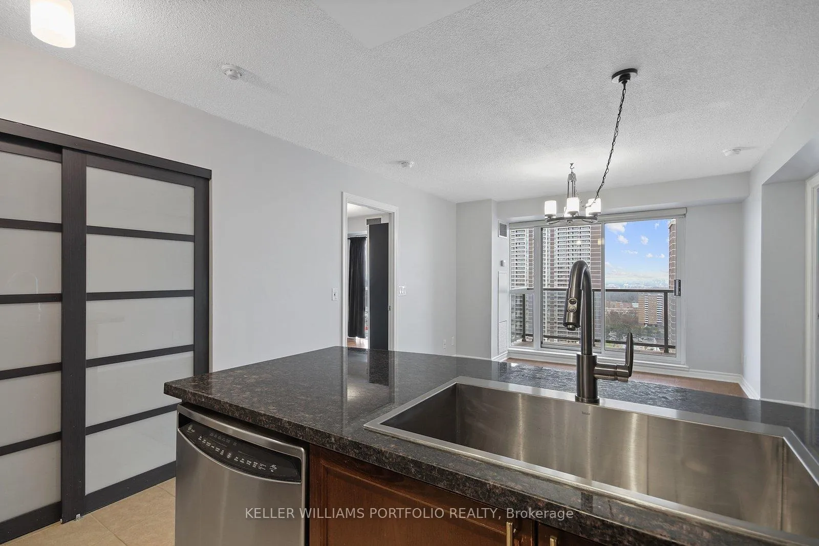 Photo 7 of Unit 2208, 5 Michael Power Place, Etobicoke, Islington-City Centre West — HOMEH