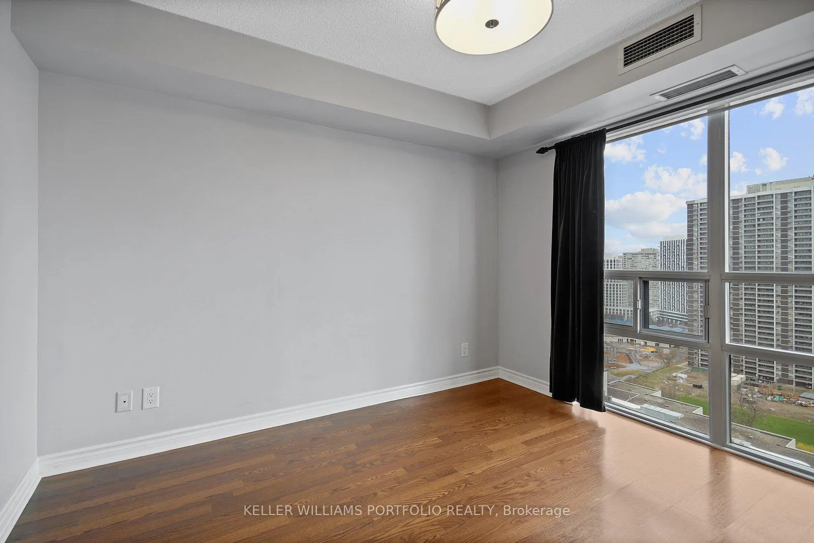 Photo 14 of Unit 2208, 5 Michael Power Place, Etobicoke, Islington-City Centre West — HOMEH
