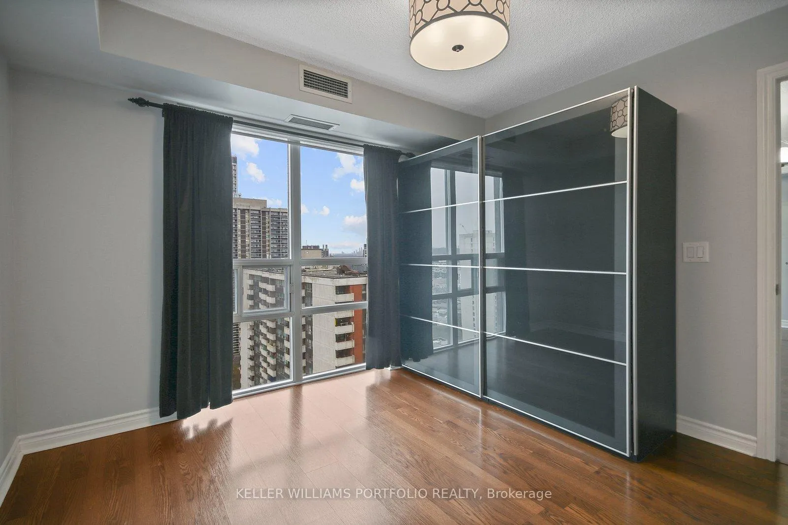 Photo 16 of Unit 2208, 5 Michael Power Place, Etobicoke, Islington-City Centre West — HOMEH