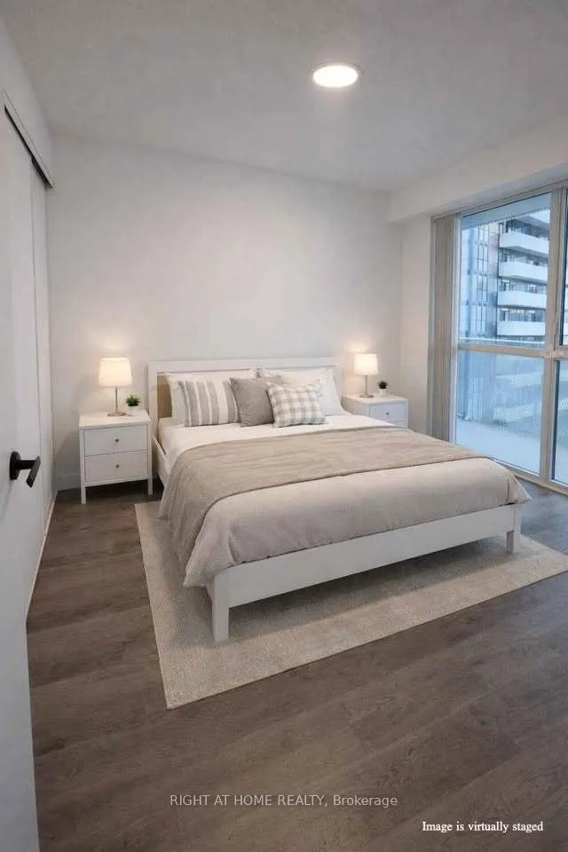 Photo 3 of Unit 3810, 8 Interchange Way, Vaughan, Vaughan Corporate Centre — HOMEH