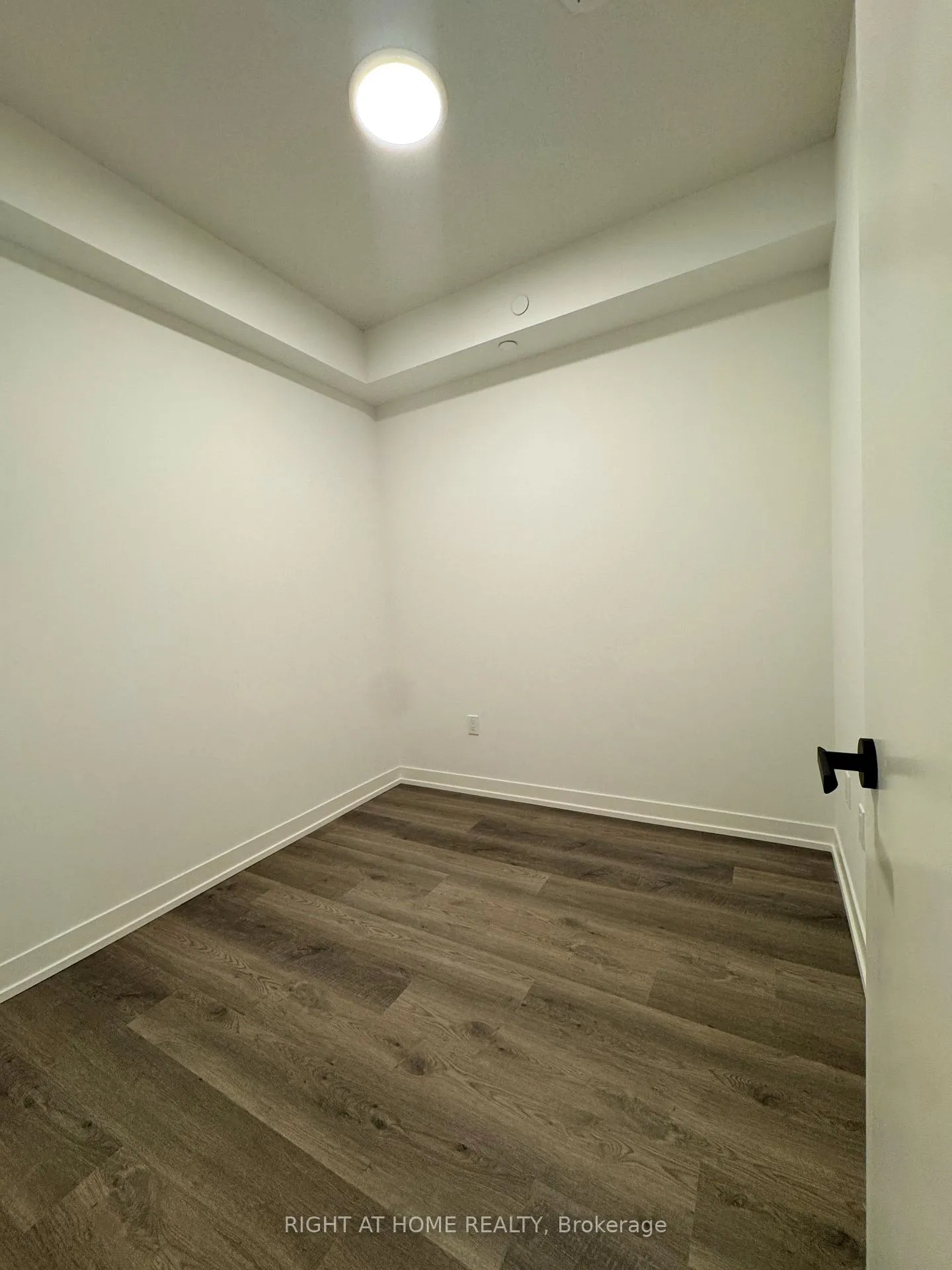 Photo 6 of Unit 3810, 8 Interchange Way, Vaughan, Vaughan Corporate Centre — HOMEH