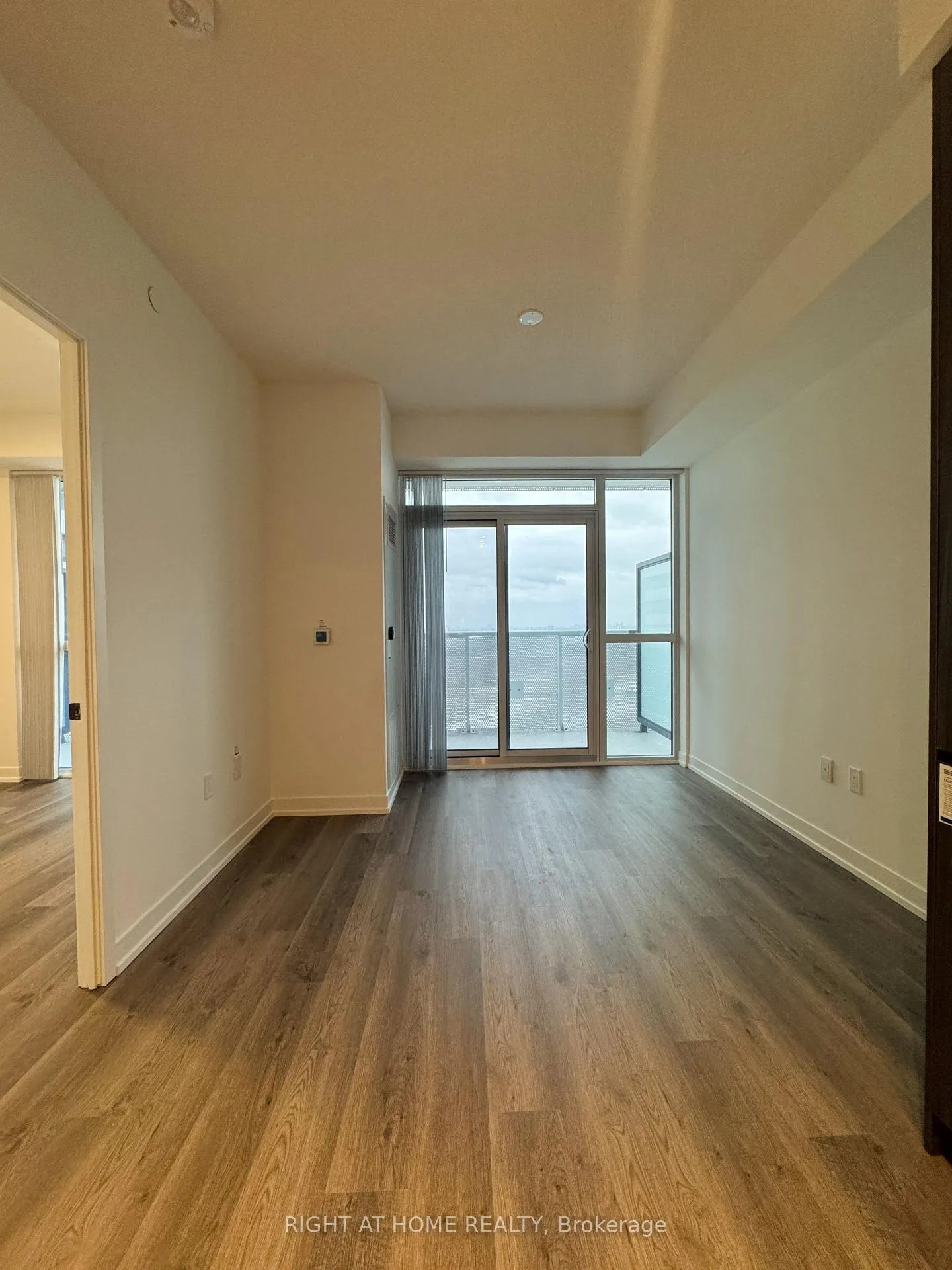 Photo 8 of Unit 3810, 8 Interchange Way, Vaughan, Vaughan Corporate Centre — HOMEH