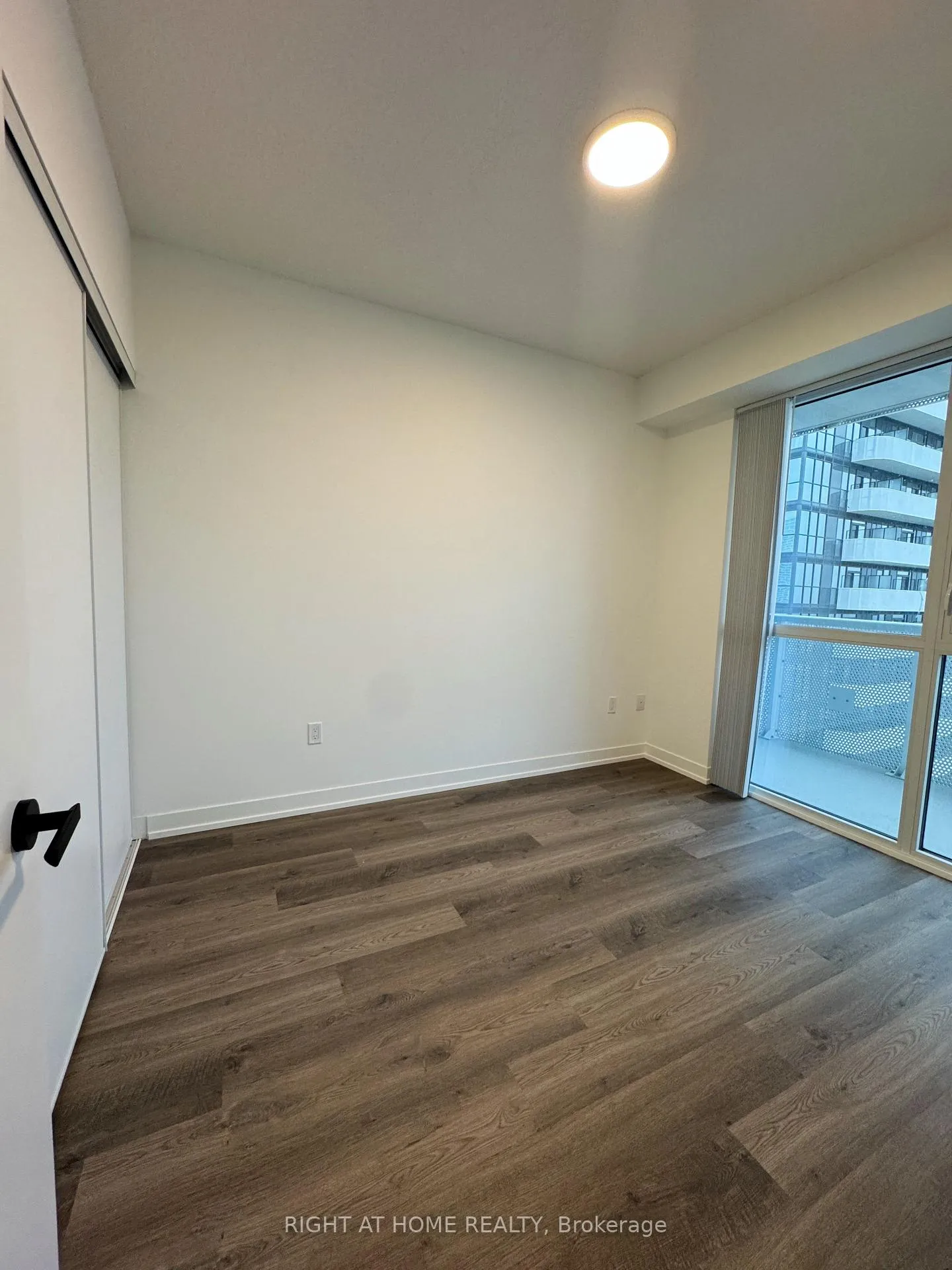 Photo 10 of Unit 3810, 8 Interchange Way, Vaughan, Vaughan Corporate Centre — HOMEH
