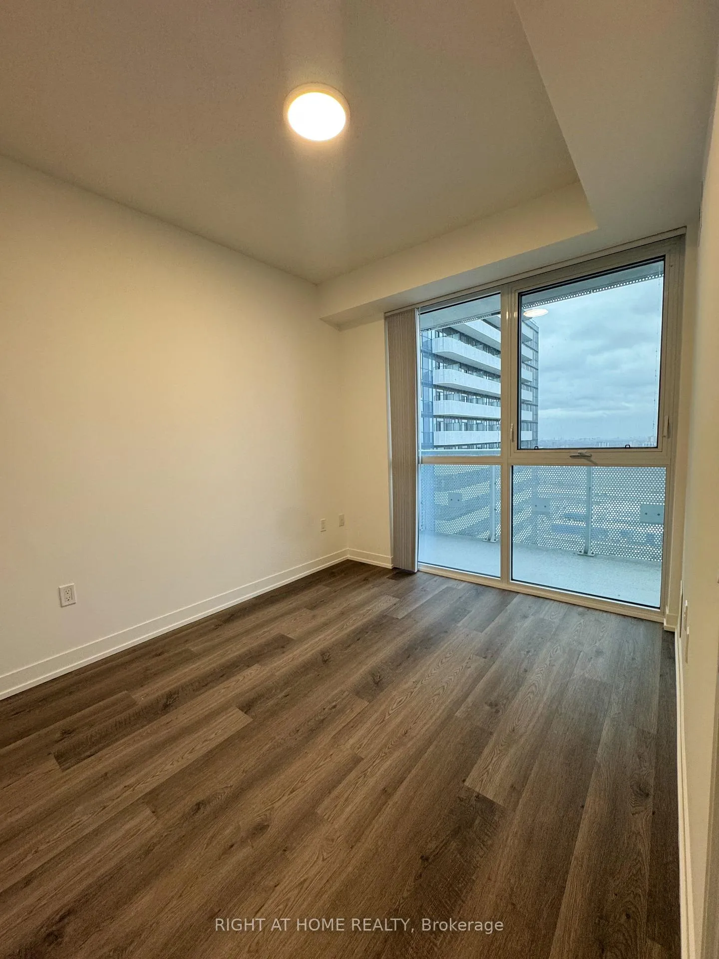 Photo 11 of Unit 3810, 8 Interchange Way, Vaughan, Vaughan Corporate Centre — HOMEH