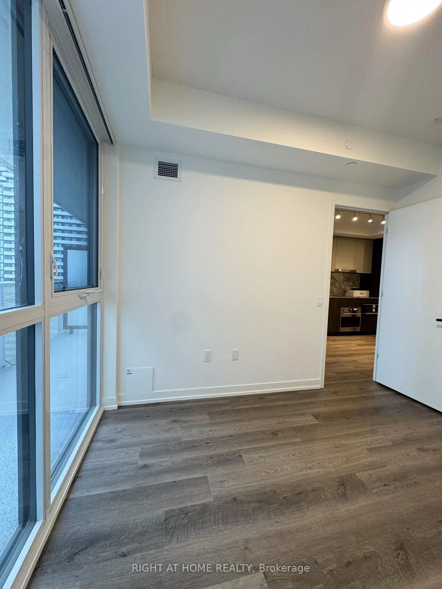 Photo 12 of Unit 3810, 8 Interchange Way, Vaughan, Vaughan Corporate Centre — HOMEH