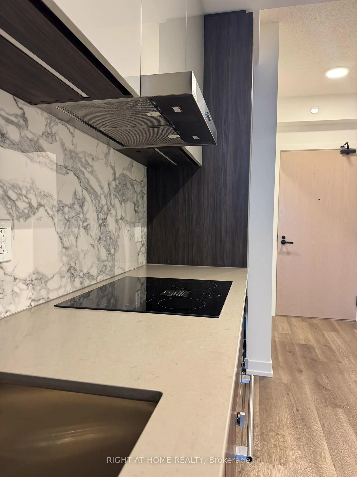 Photo 16 of Unit 3810, 8 Interchange Way, Vaughan, Vaughan Corporate Centre — HOMEH