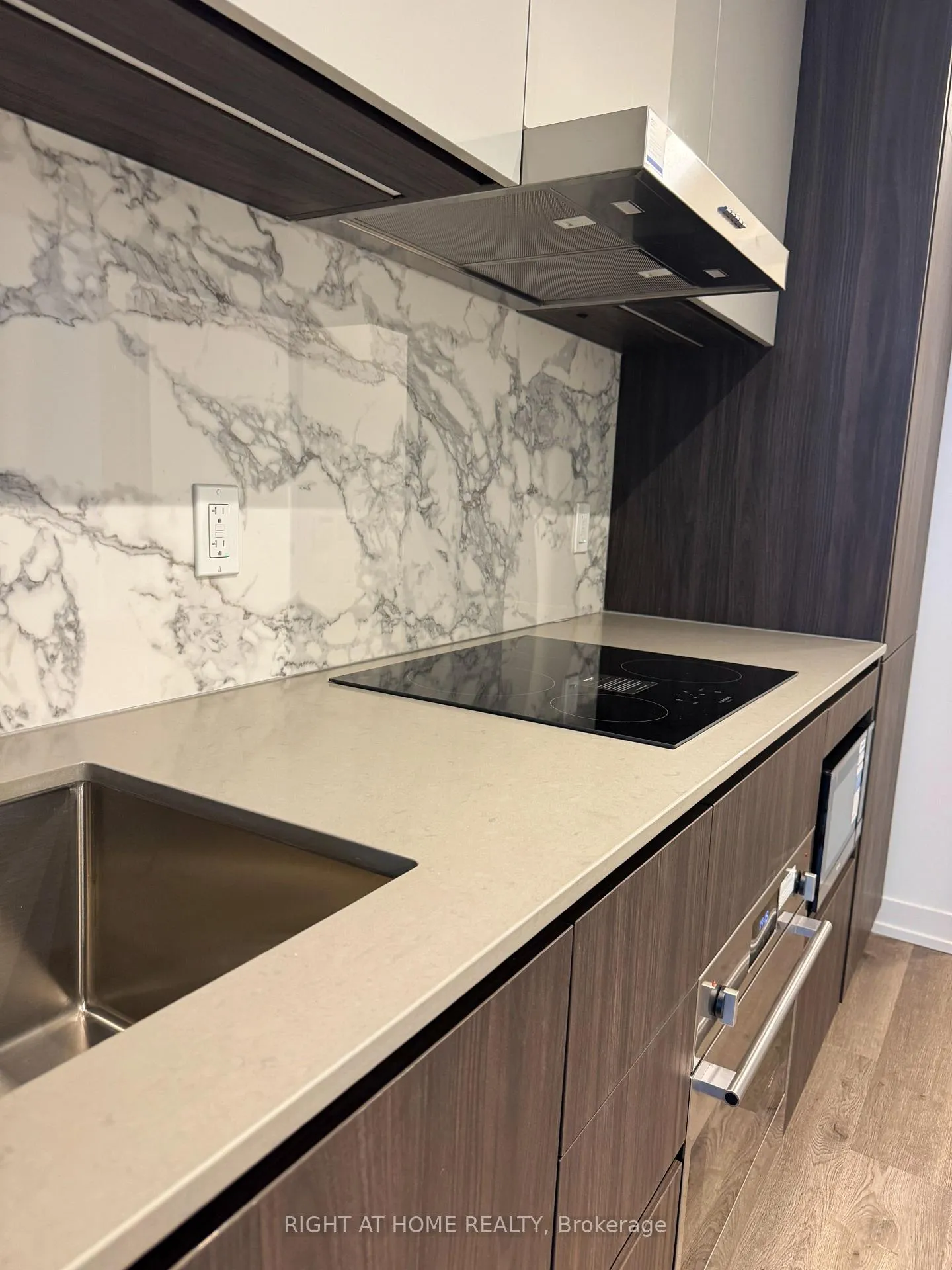 Photo 17 of Unit 3810, 8 Interchange Way, Vaughan, Vaughan Corporate Centre — HOMEH