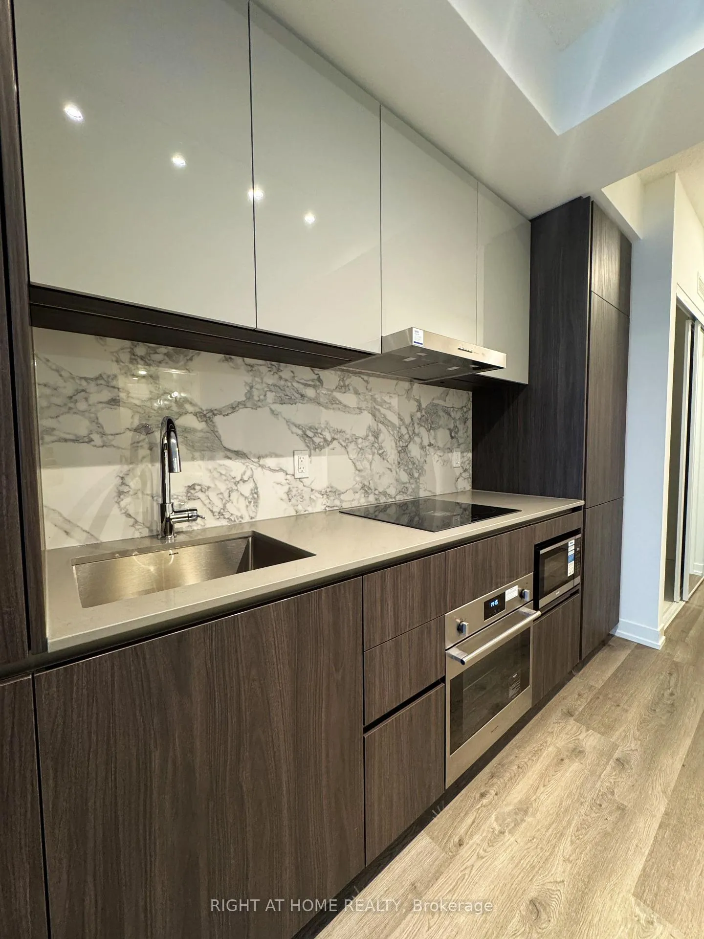 Photo 18 of Unit 3810, 8 Interchange Way, Vaughan, Vaughan Corporate Centre — HOMEH